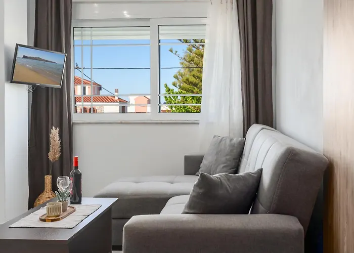 Nikos Apartments