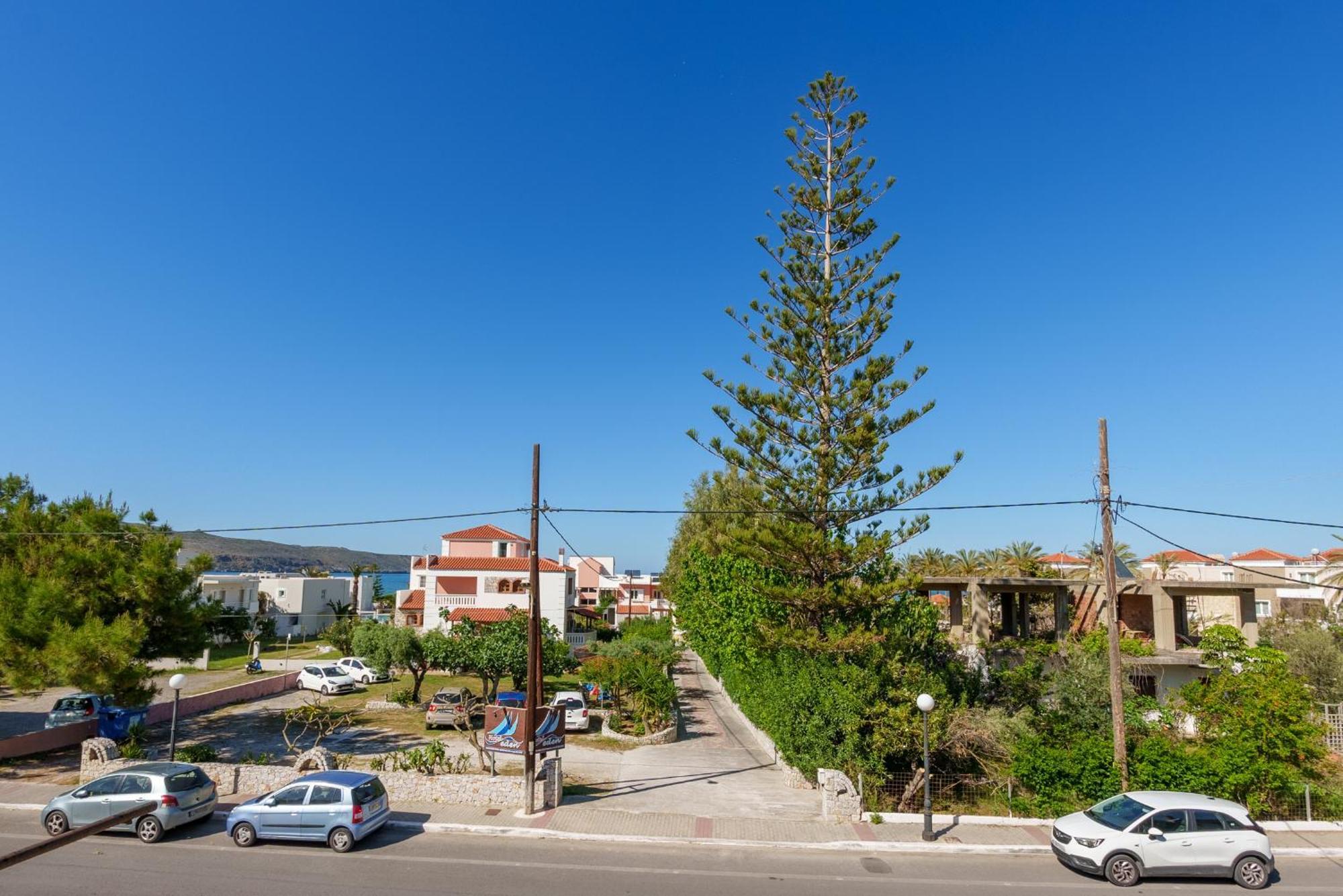 Nikos Agia Marina